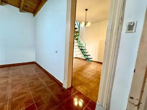 Alquiler PH Villa Crespo 4 amb, bajas expensas.
