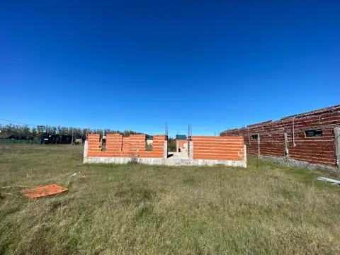 Lote con bases de construccion en Venrta - Villa Ruiz