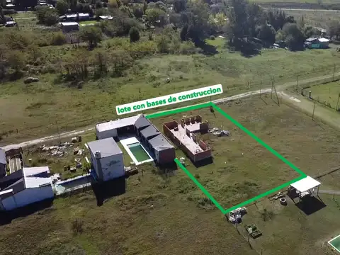 Lote con bases de construccion en Venrta - Villa Ruiz
