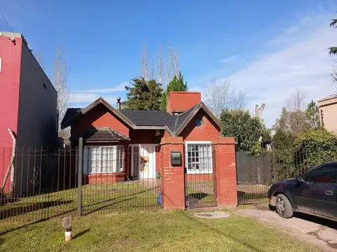 VENTA CASA DE 3 AMBIENTES EN LA REJA