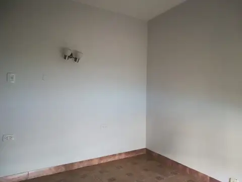 PH planta baja 2 dormitorios, cocina comedor, jardín y patio. Sin Expensas