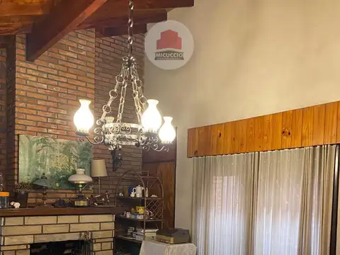 Casa 5 ambientes con 1 baño