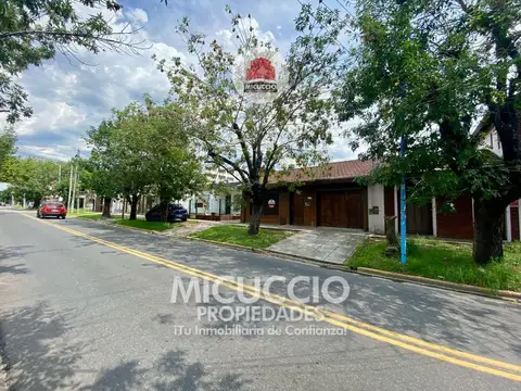 Casa 5 ambientes con 1 baño