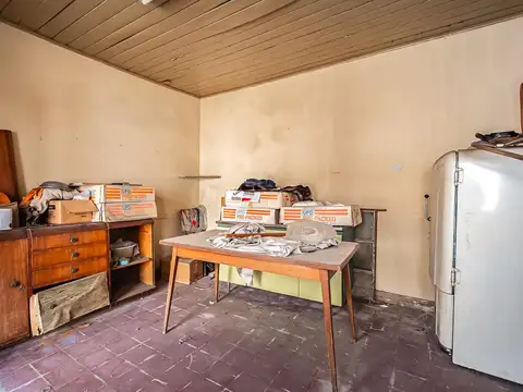 Casa venta a refaccionar 3 - 4 amb con patio y potencial terraza