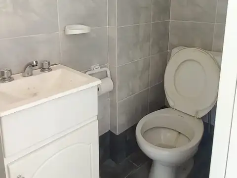 Depto Tipo Casa en Alquiler al Este