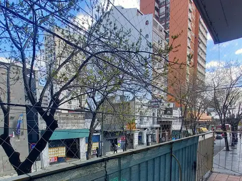 Las Tunas 11100, Piso 1