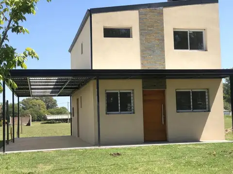 Casa en Alquiler en Granadero Baigorria, Zipe zipe al 400