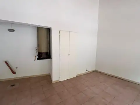 Casa en Alquiler con 2 cocheras