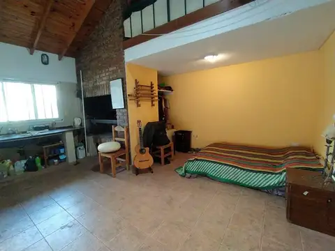 Depto Tipo Casa 4 ambientes con 2 baños