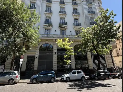 Venta Oficinas en Edificio Histórico frente al Congreso
