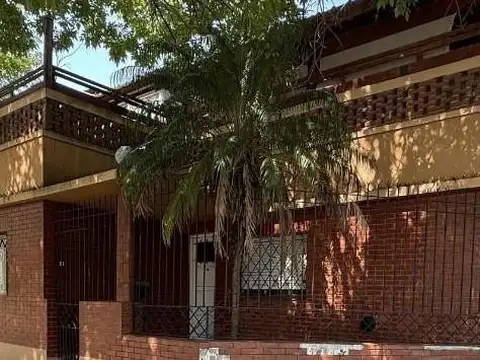 CASA LOMAS DE ZAMORA    OPORTUNIDAD  ESCUCHO OFERTAS