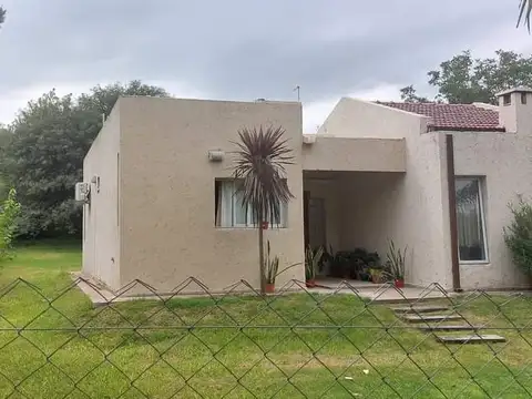 Casa en Venta en Cuatro Hojas, USD 225.800