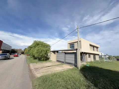 Casa en Venta en Manuel B Gonnet, USD 237.000