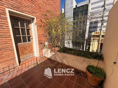 ALQUILER DEPARTAMENTO 4 AMBIENTES CON AMPLIO BALCON Y PATIO PRIVADO- CENTRO DE QUILMES