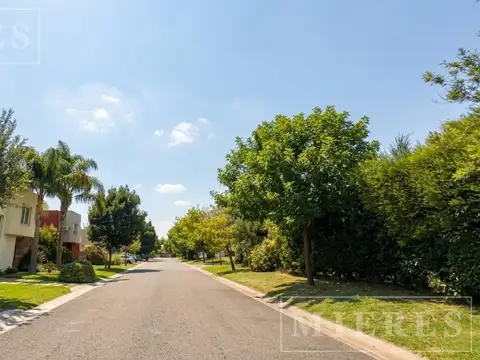 Terreno en Venta de 438,0 m2