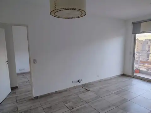 Humberto 1 2000, Piso 9