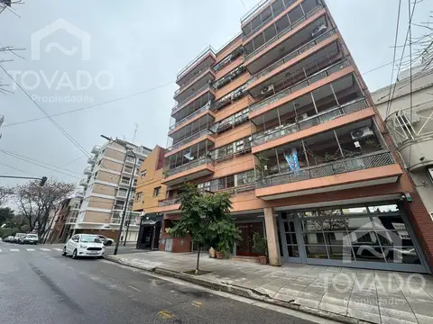 Semipiso 4 ambientes con cochera en Parque Chacabuco!