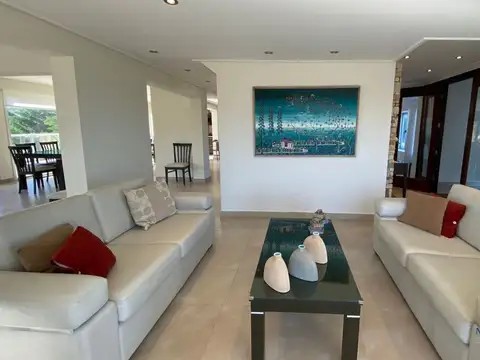 Casa en Venta en Carilo, USD 750.000