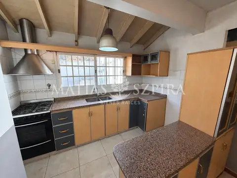 Casa 4 ambientes con 1 baño