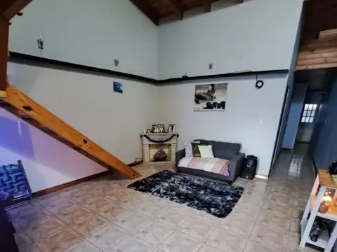 Casa en Venta con 6 cocheras