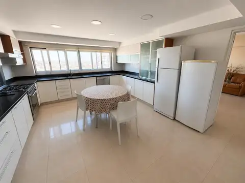 Departamento en Alquiler de 5 ambientes