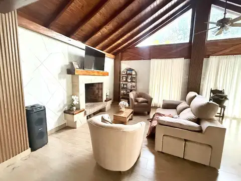 Casa en Venta en Francisco Álvarez, USD 195.000