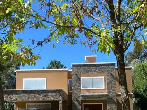 Casa en Venta en Club Miralagos, USD 340.000