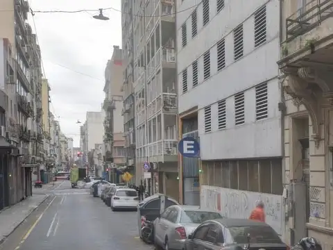 Cochera en venta - 12Mts2 - Monserrat