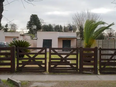 Casa 3 ambientes con 1 baño