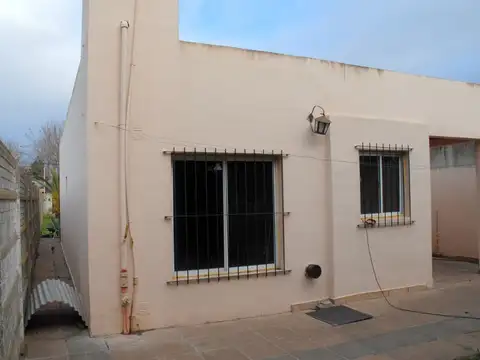 VENTA CASA  - ROQUE PEREZ- 744 m2