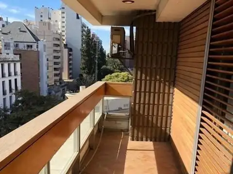 Departamento 8 ambientes con 4 baños