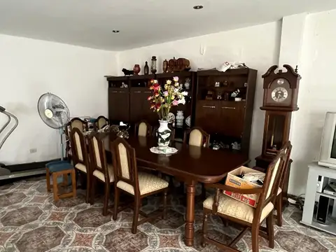 Casa 7 ambientes con 3 baños