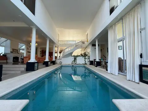 Venta casa 8 ambientes en Boca Raton, Pilar.