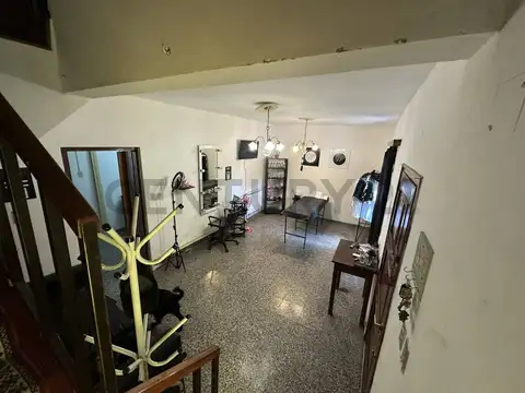 Casa de 3 Dormitorios y calefaccion central – A 2 Cuadra de la Sexta Sección