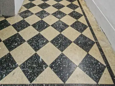 Local en Venta 60 años