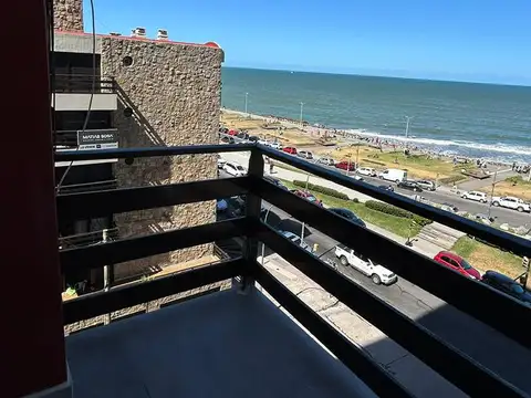 DEPARTAMENTO DE 2 AMB EXTERNO CON DEPENDENCIA. COCHERA DOBLE. VISTA AL MAR
