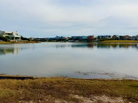 Terreno al agua en venta / Puertos - Vistas  