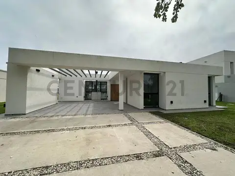 Casa en Venta en Haras del Sur 3