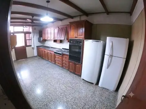 Casa 7 ambientes con 3 baños