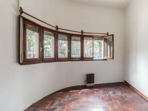 Avenida Juan Bautista Justo 8000, Piso 0