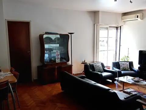 VENTA DEPARTAMENTO DE 3 AMBIENTES CON DEP. Y BAULERA