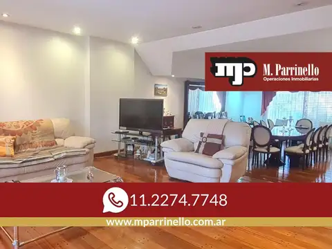 Imponente casa 5 ambientes, 4 cocheras, ascensor y jardín- En Venta