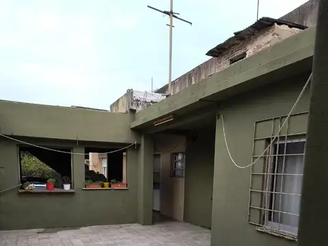 Casa 6 ambientes con 3 baños
