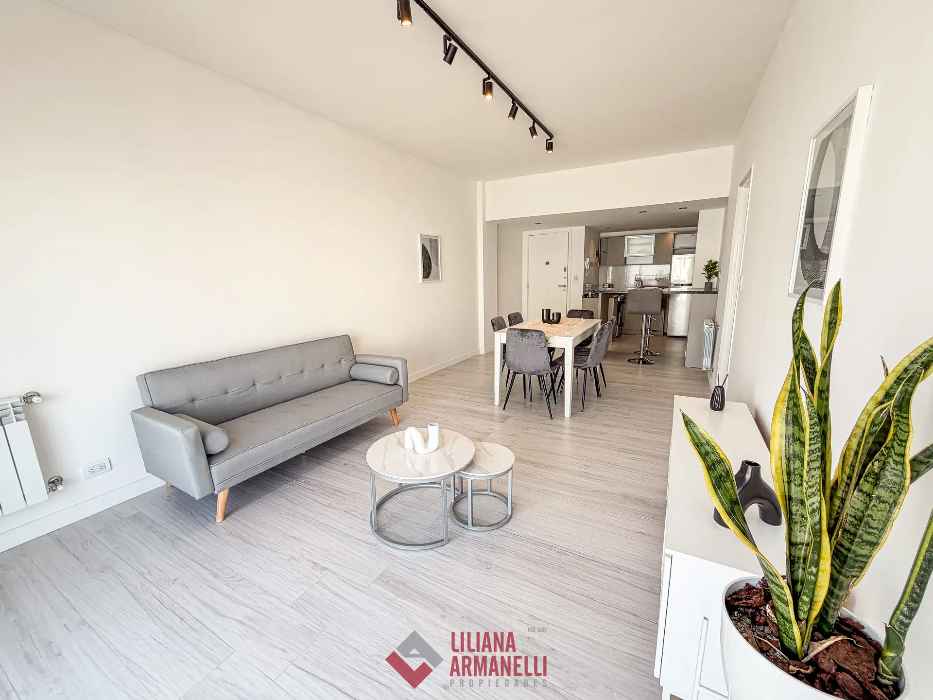 Depto 4 amb con dependencia, 87m² con balcón terraza — Centro
