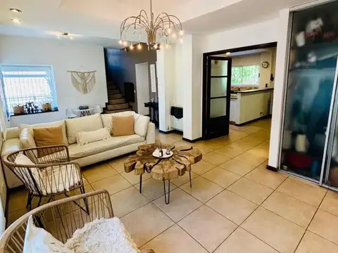 Casa 4 ambientes con 3 baños