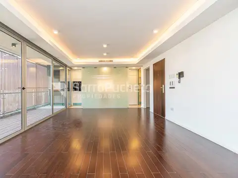 Venta piso 4 ambientes con balcón aterrazado, cochera y baulera en Castelar (5º)