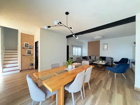 Depto Tipo Casa en Venta de 4 dormitorios