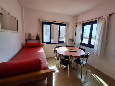 Paseo 131 y playa , Piso 2