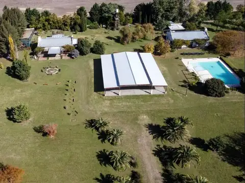 Campo de 32 ha. con infraestructura ideal Club de Polo o Equitación a 14 km. de Capilla del Señor