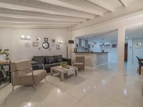 VENTA PH ÚNICO 3 pisos Terraza/Quincho/Cuarto ind